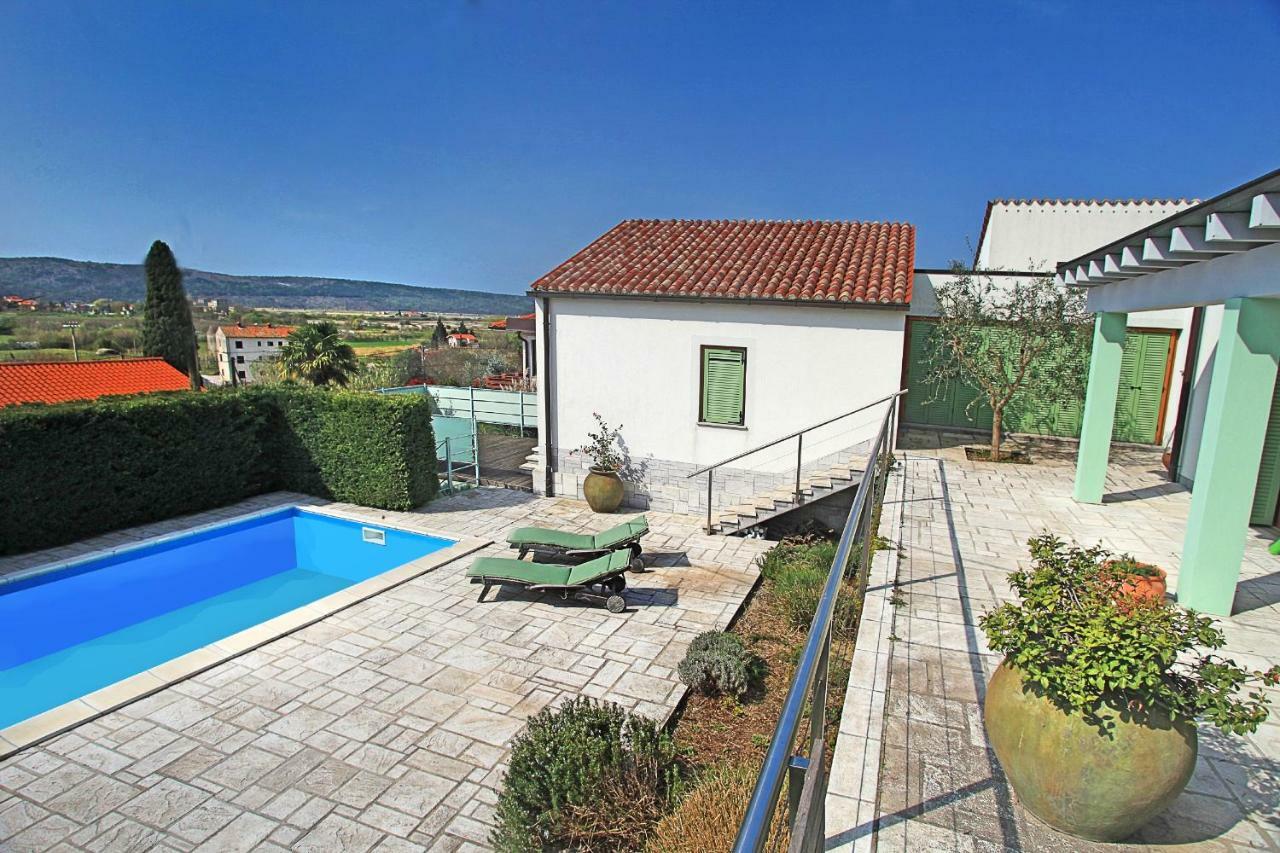 Spacious Villa In Parecag With A Swimming Pool Sečovlje المظهر الخارجي الصورة